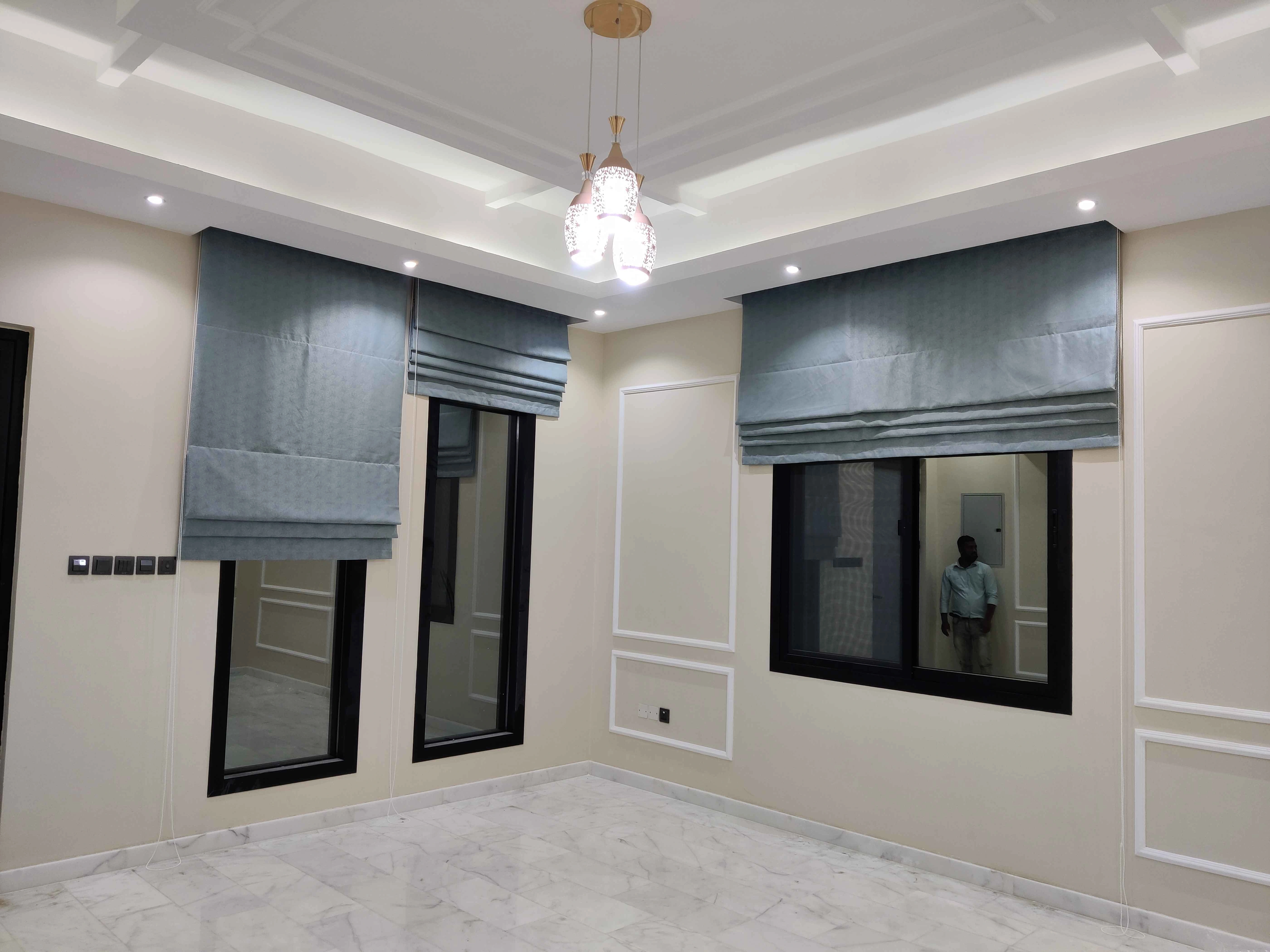 Transform your Dubai Home with Elegant Roman Blinds